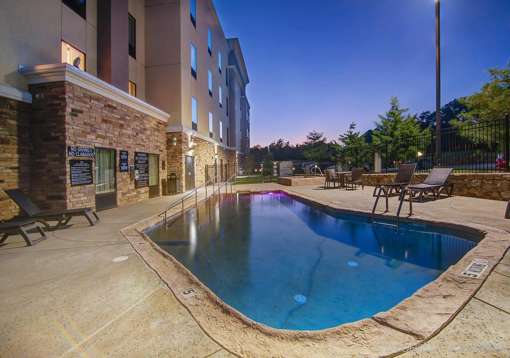 Hampton Inn & Suites Mobile Providence Park/Airport Bagian luar foto